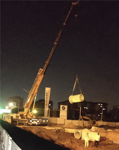 昌吉“弯臂矫正”—— 吊车的 “形变补偿” 技术